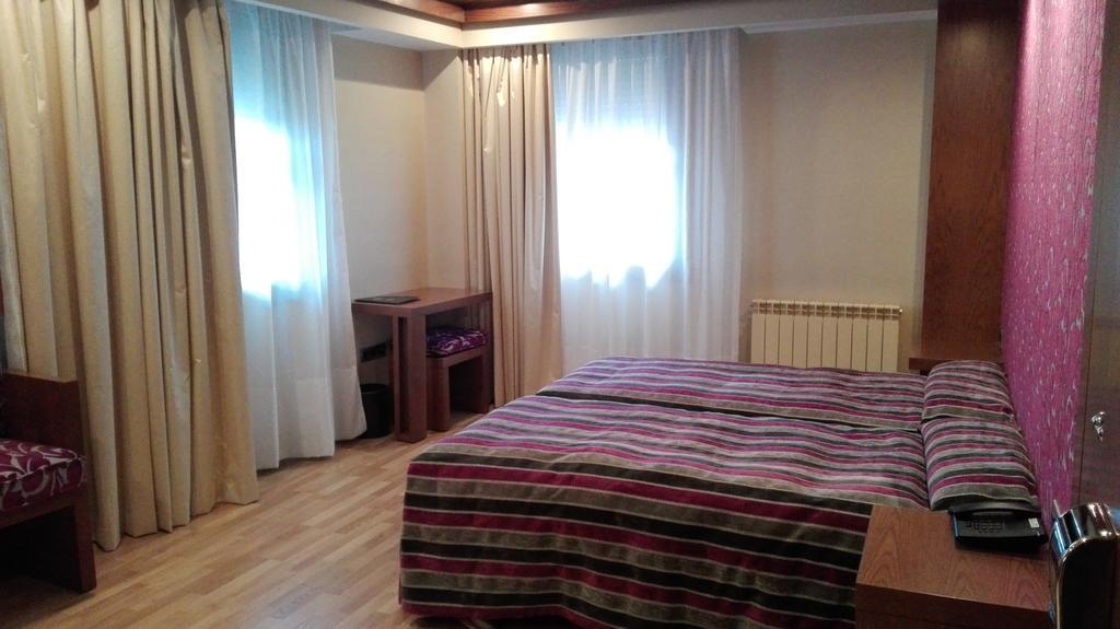 Hotel Los Braseros Burgos Ngoại thất bức ảnh